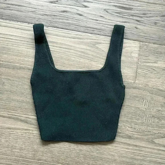 🔥Babaton🔥 | Aritzia forest green Arjun knits fitted ribbed tank top - Picture 2 of 11